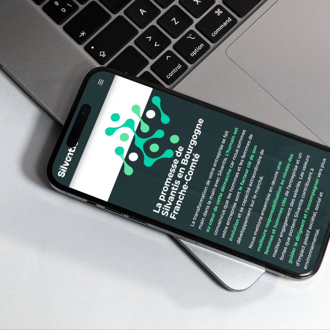 Site responsive sur téléphone by Kyracom agence de communication Dijon