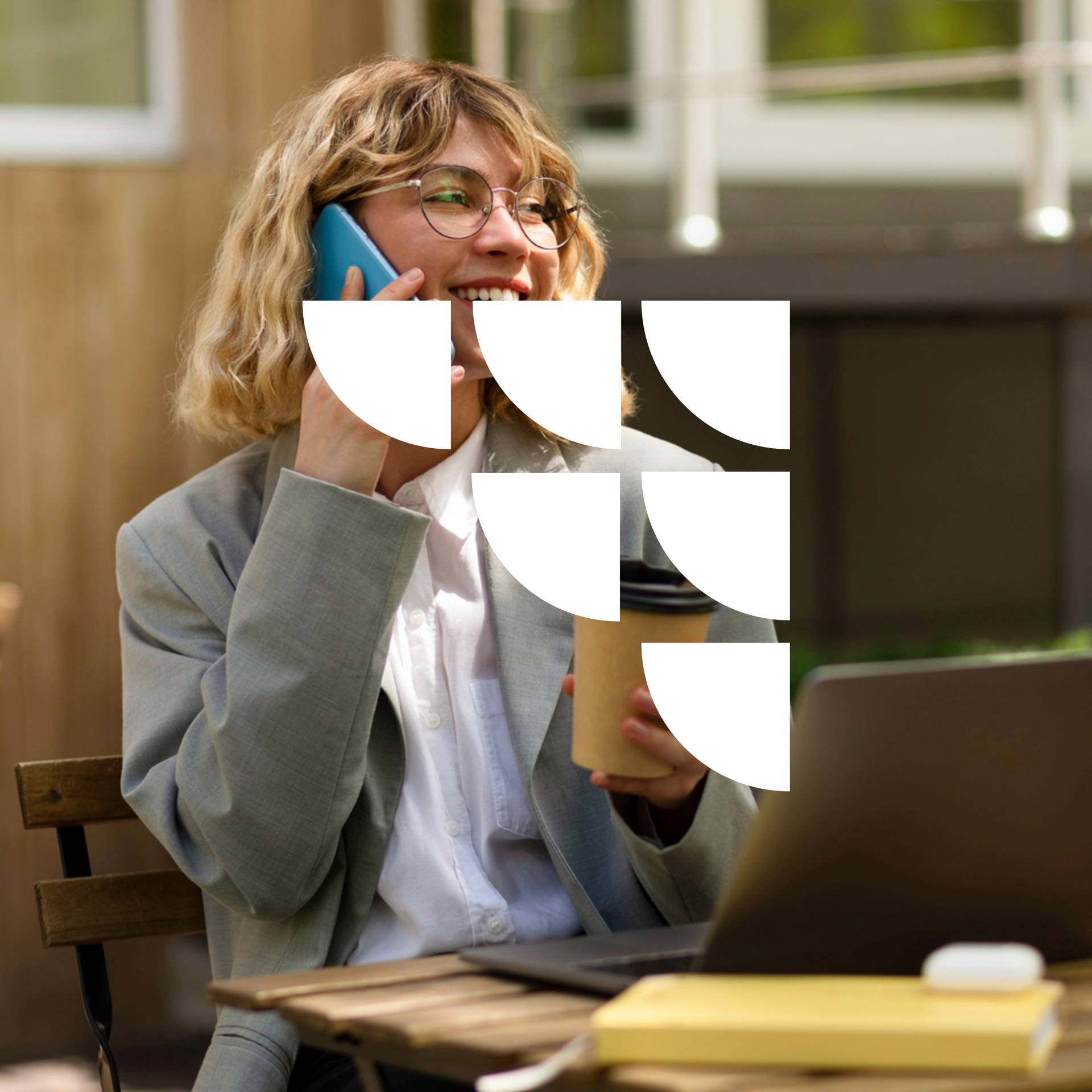 femme au téléphone, logo, tuiles, aile, chouette, expert-comptable